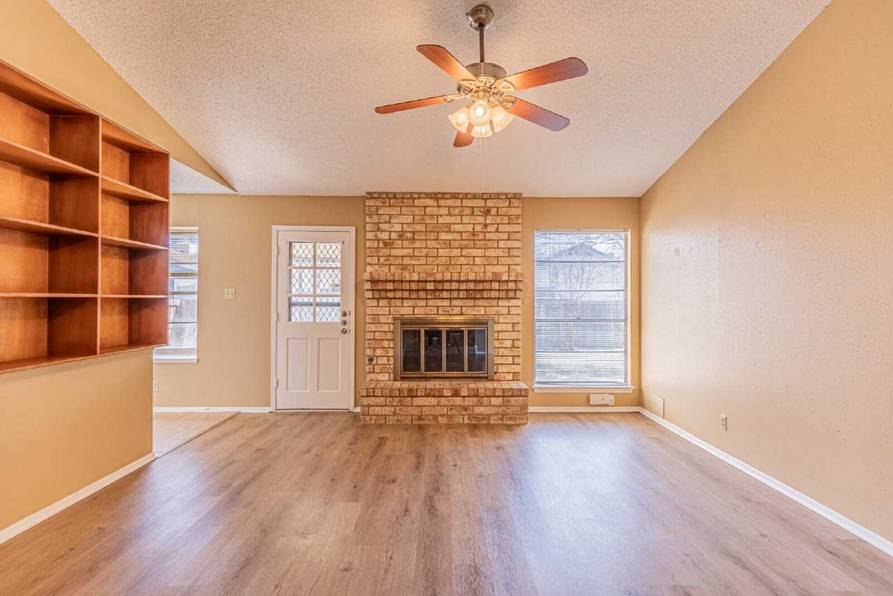 4414 Valleybrook - Photo 4 of 30