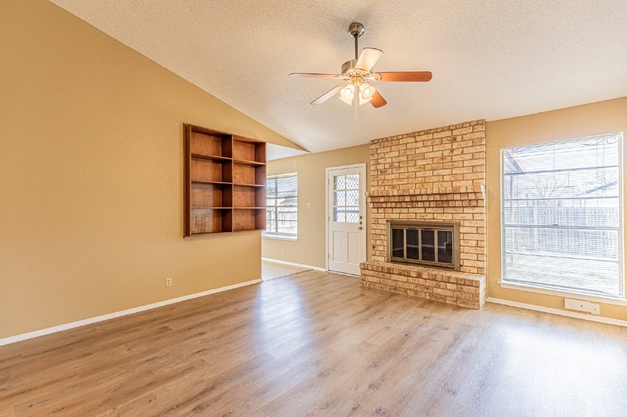 4414 Valleybrook - Photo 5 of 30