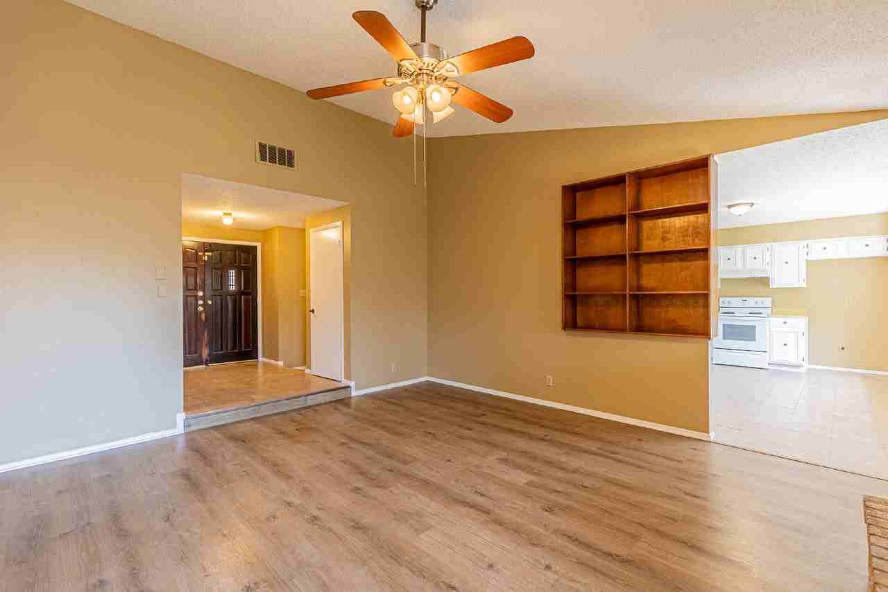 4414 Valleybrook - Photo 7 of 30