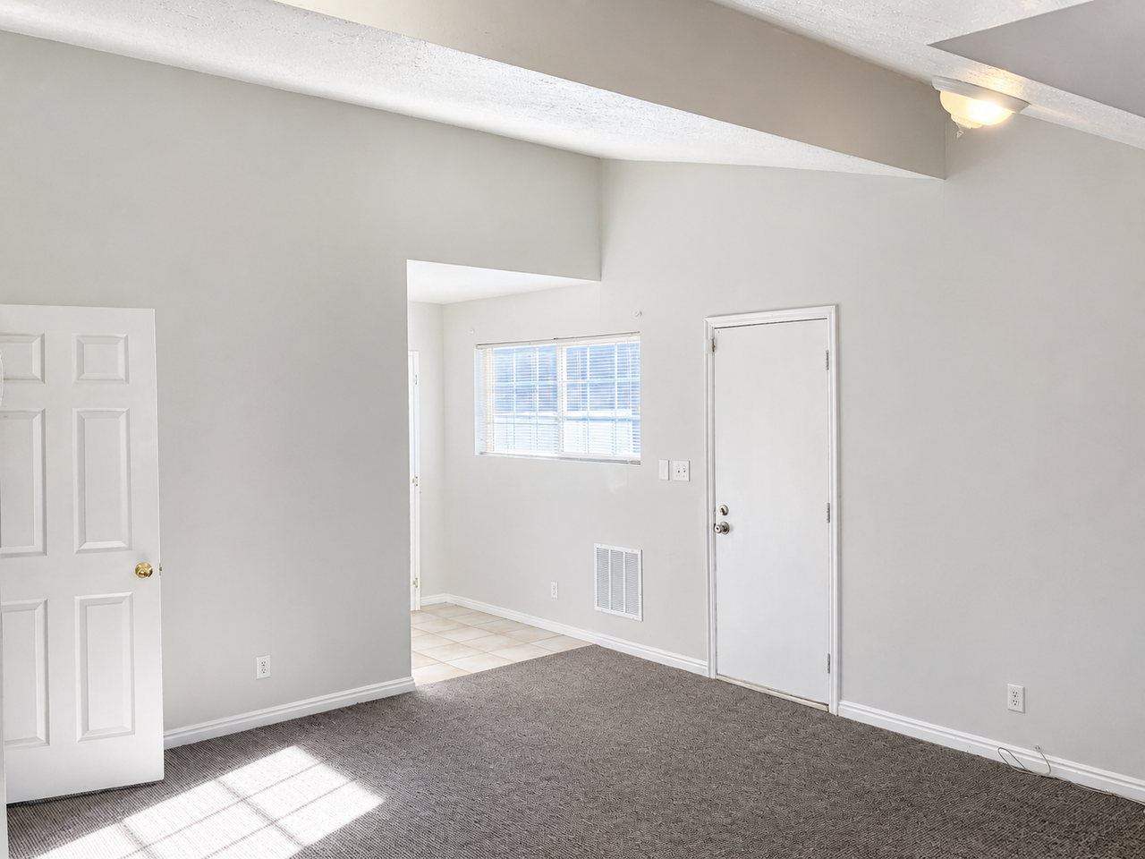 781 N Valley View Dr Apt 11 - Photo 3 of 11