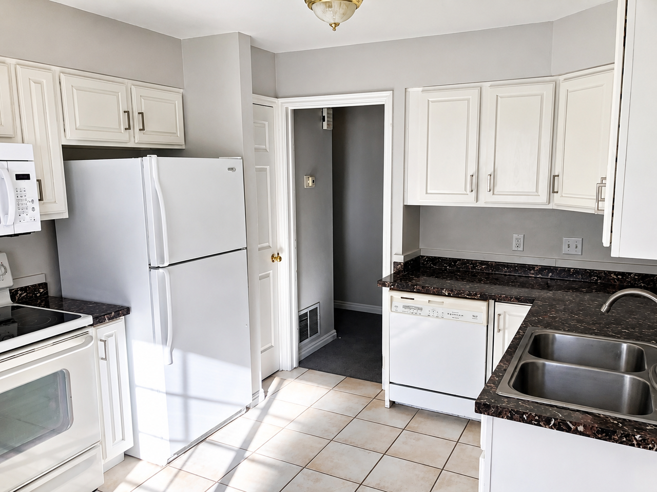 781 N Valley View Dr Apt 11 - Photo 5 of 11