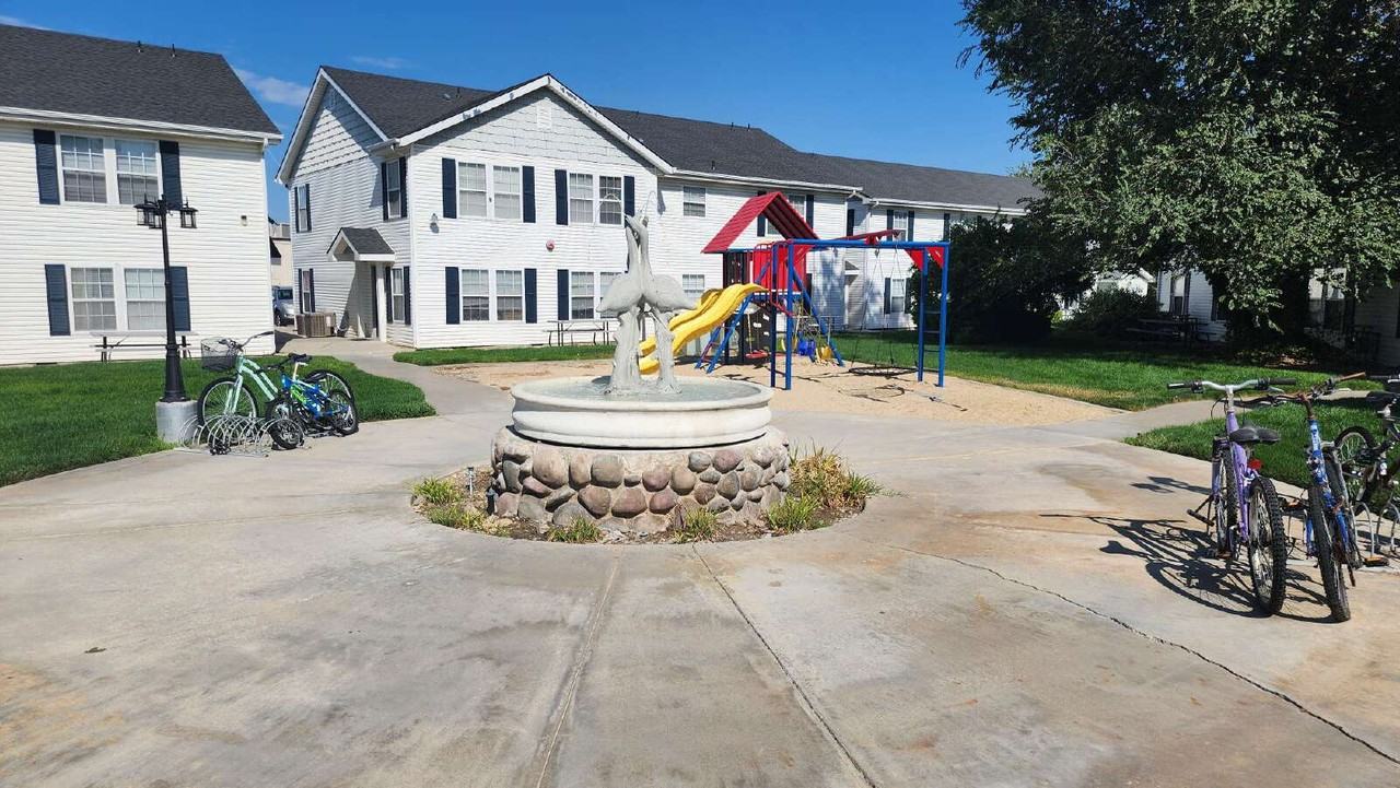 120 Davis Ave - Photo 4 of 7