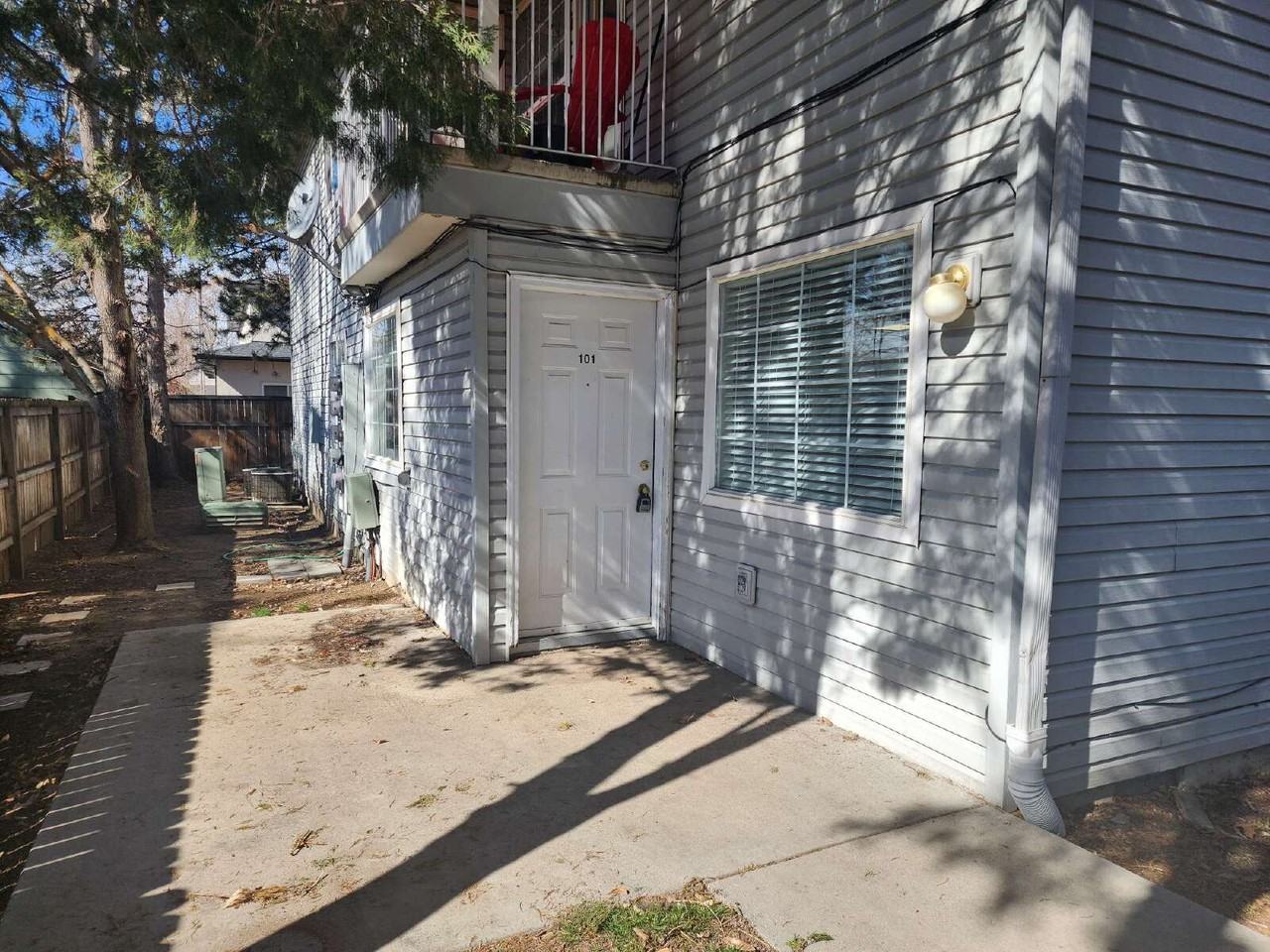 2227 S Stephen Ave - Photo 2 of 16