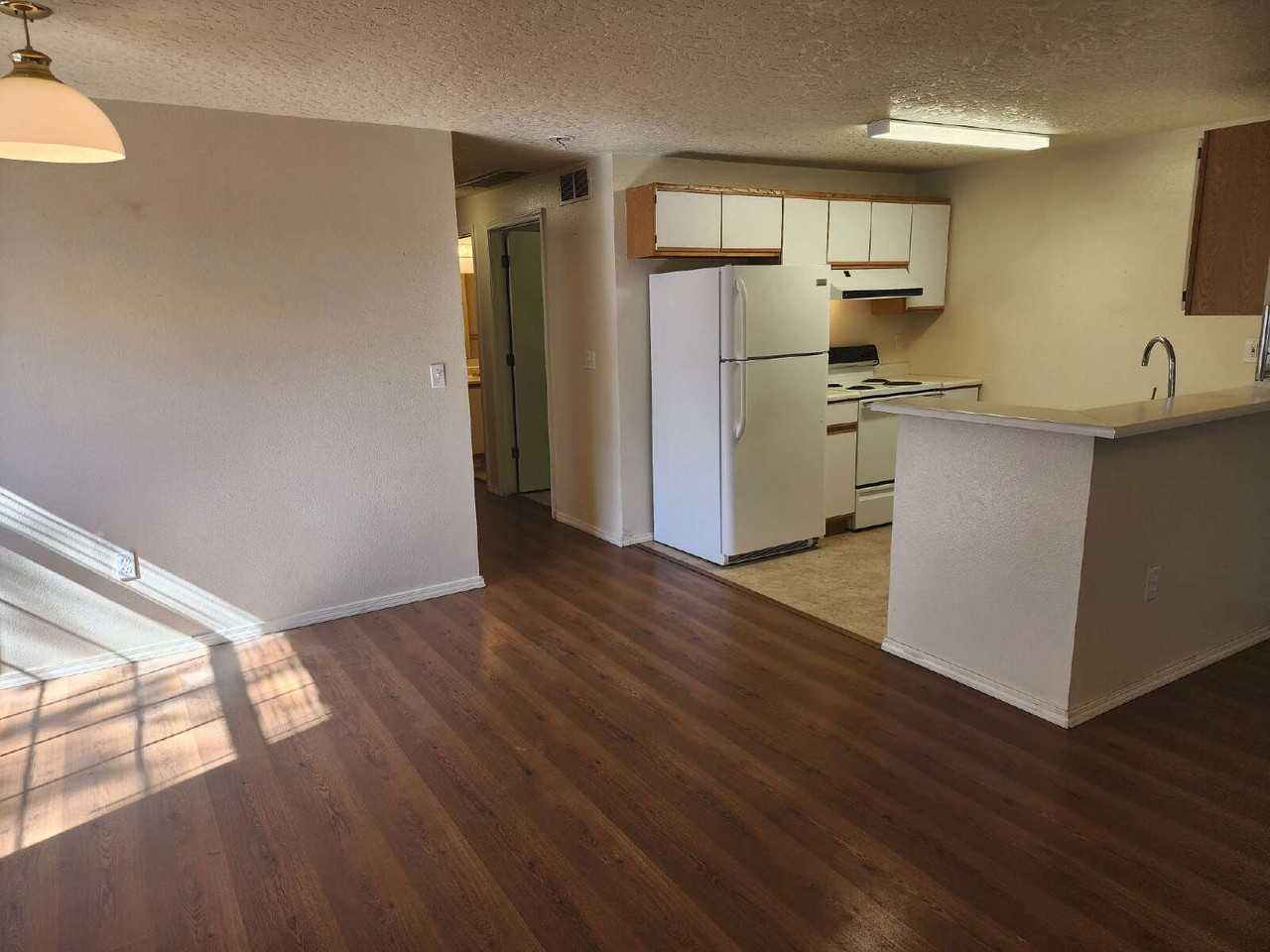 2227 S Stephen Ave - Photo 4 of 16