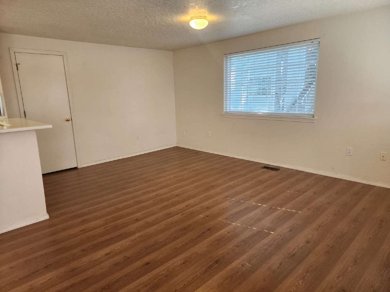2227 S Stephen Ave - Photo 6 of 16