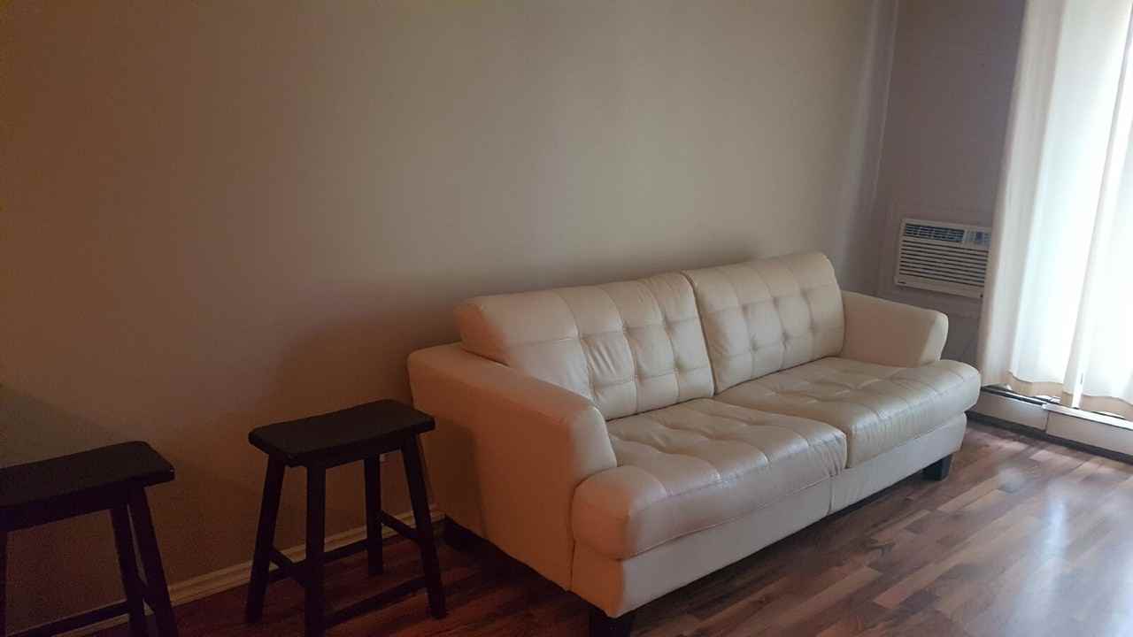 1013 Lansdowne Ave - Photo 5 of 11