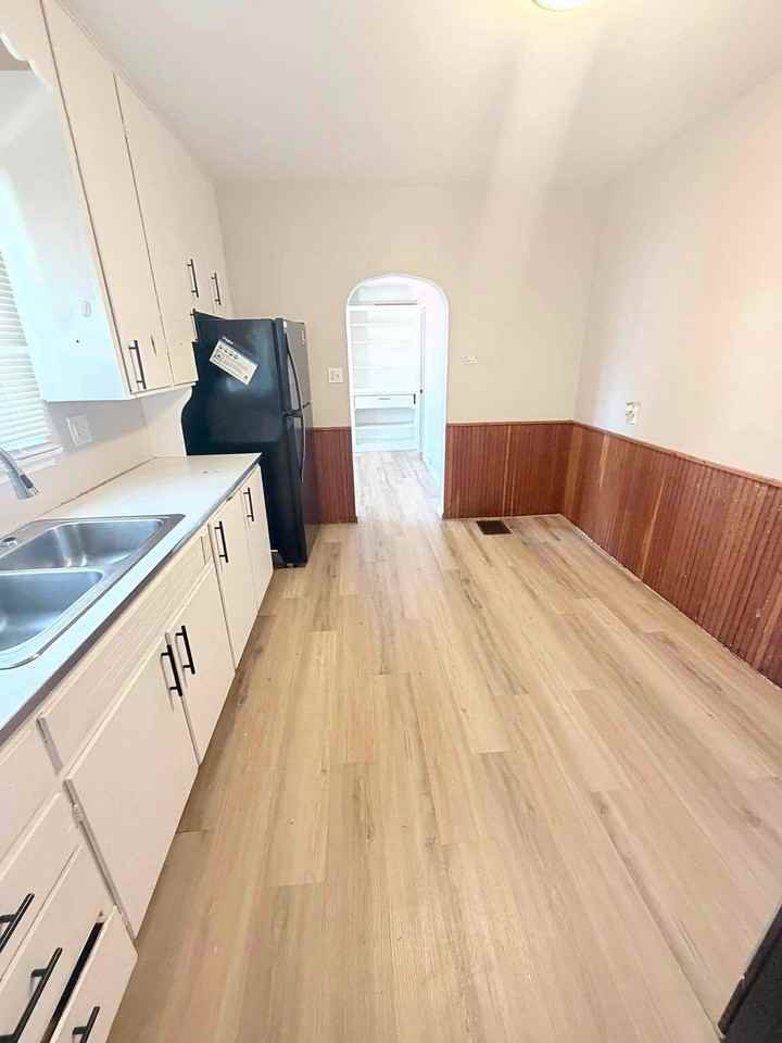 721 Lyon St #1 - Photo 6 of 9