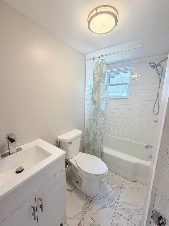 721 Lyon St #1 - Photo 7 of 9