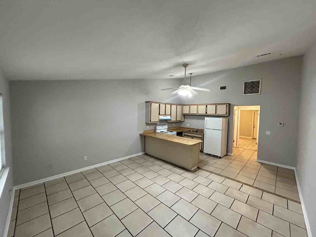 1254 Continental Ct - Photo 5 of 18