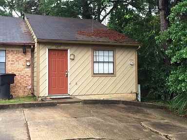 1260 Continental Ct - Photo 2 of 10