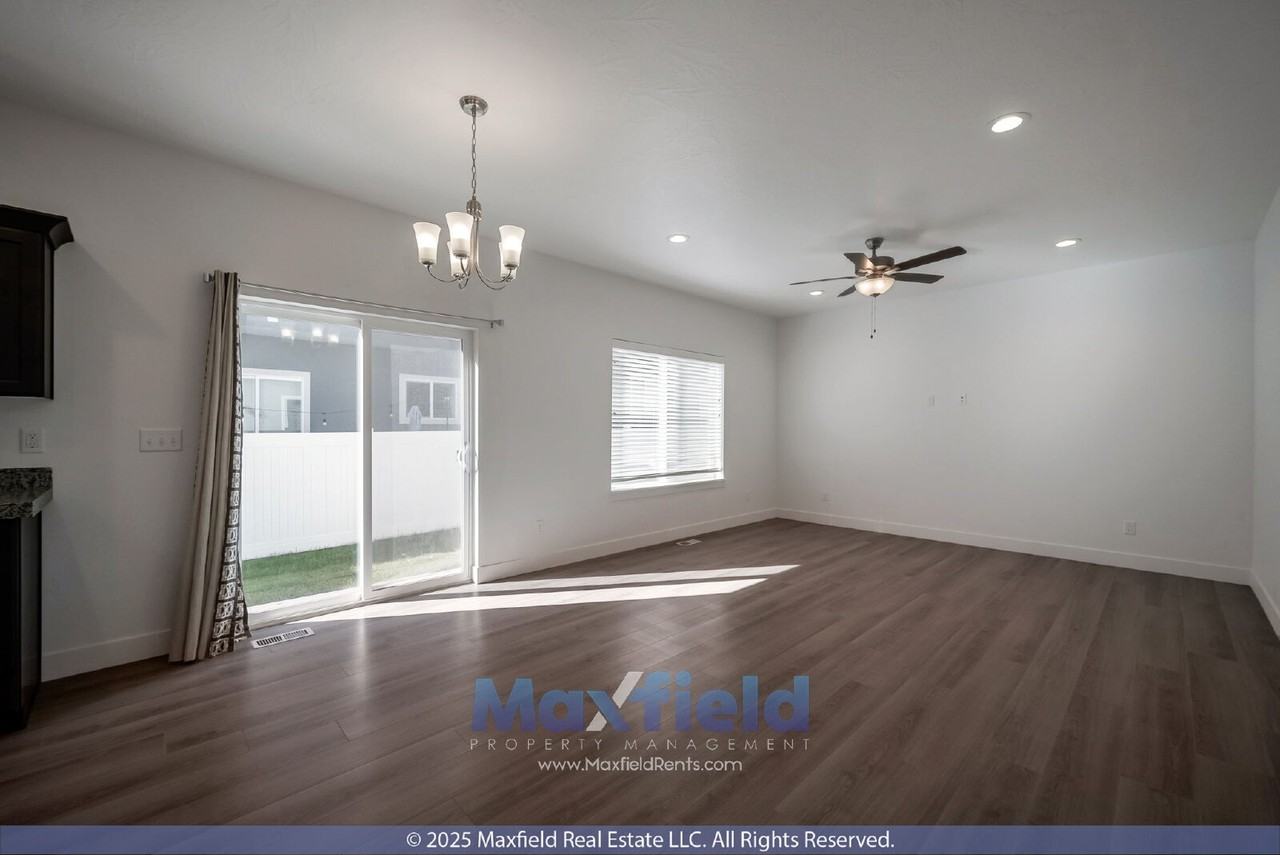 4718 E Breezy Patch Rd - Photo 2 of 25