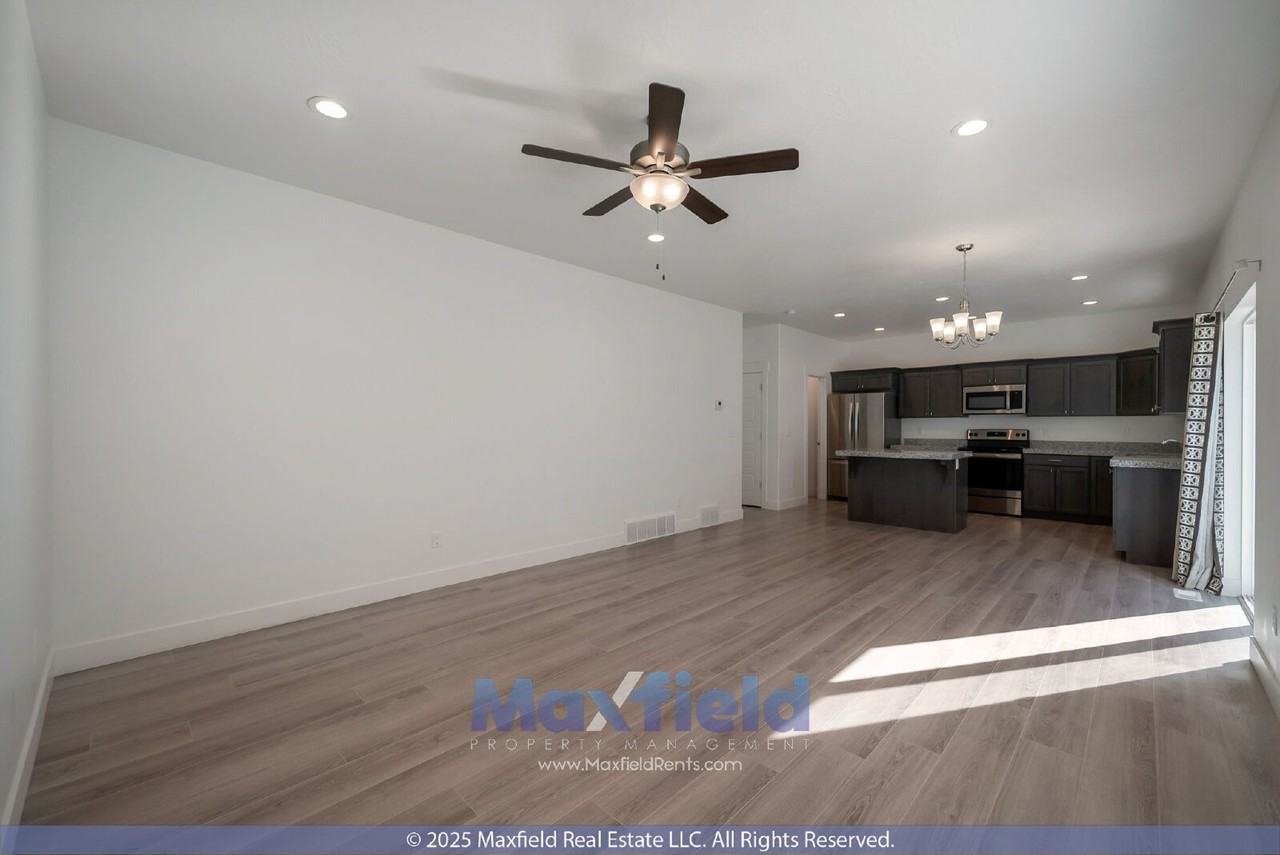 4718 E Breezy Patch Rd - Photo 4 of 25