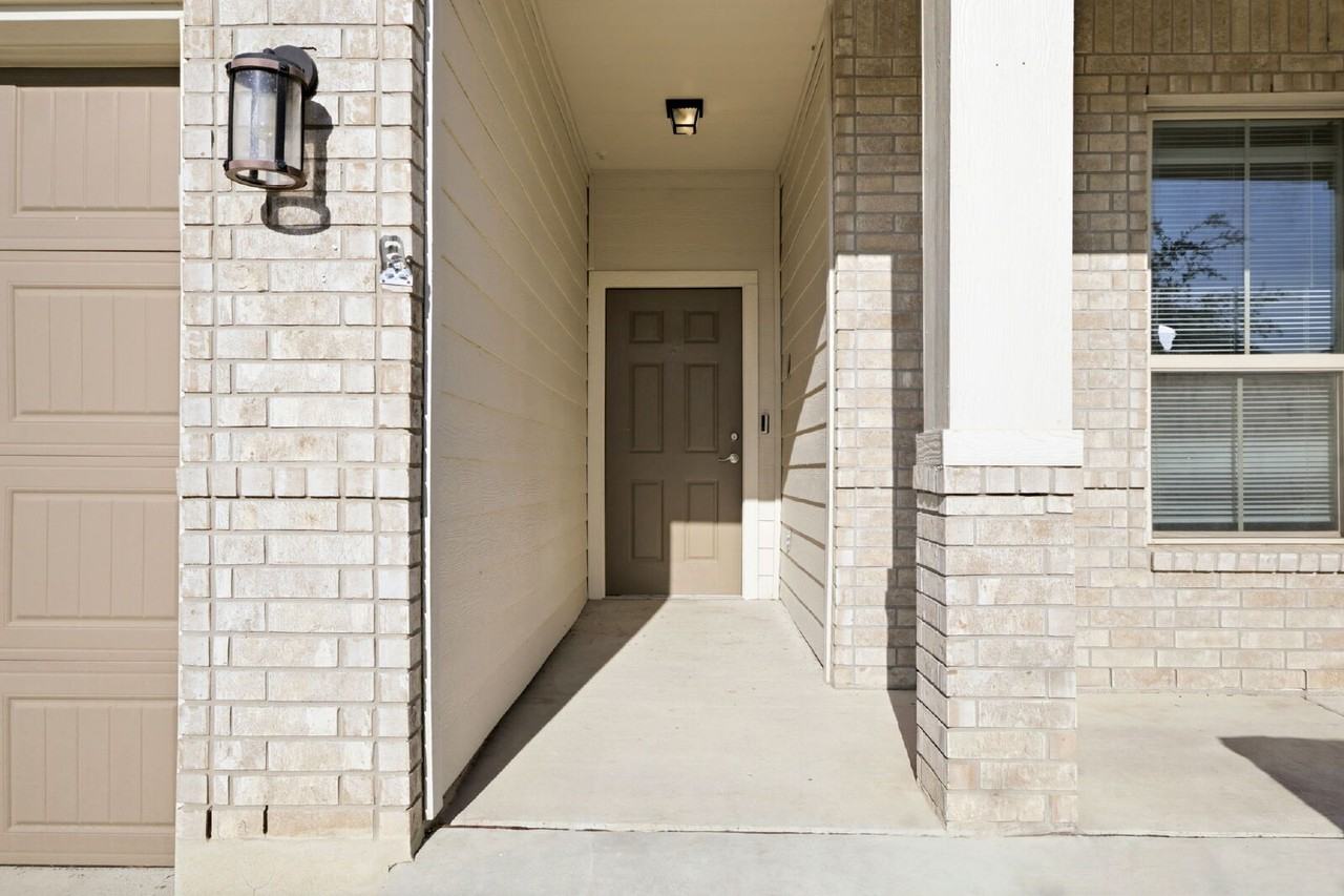 5950 Larkspur Vly - Photo 3 of 44