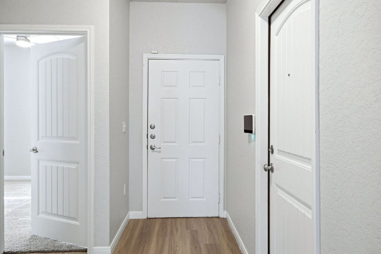 5950 Larkspur Vly - Photo 4 of 44