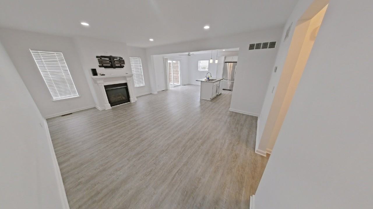 15894 Camperdown Ave - Photo 3 of 17