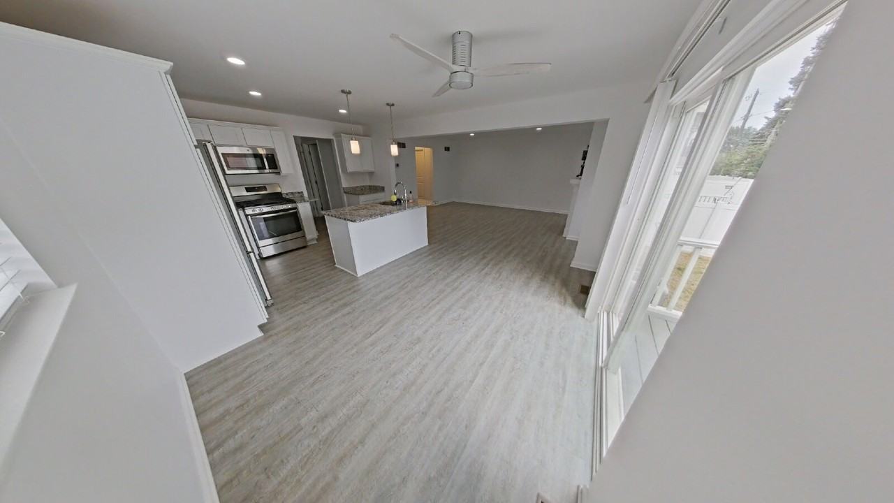 15894 Camperdown Ave - Photo 5 of 17