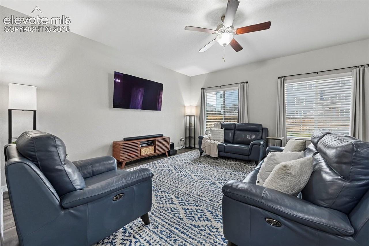 6727 Volga Dr - Photo 4 of 27