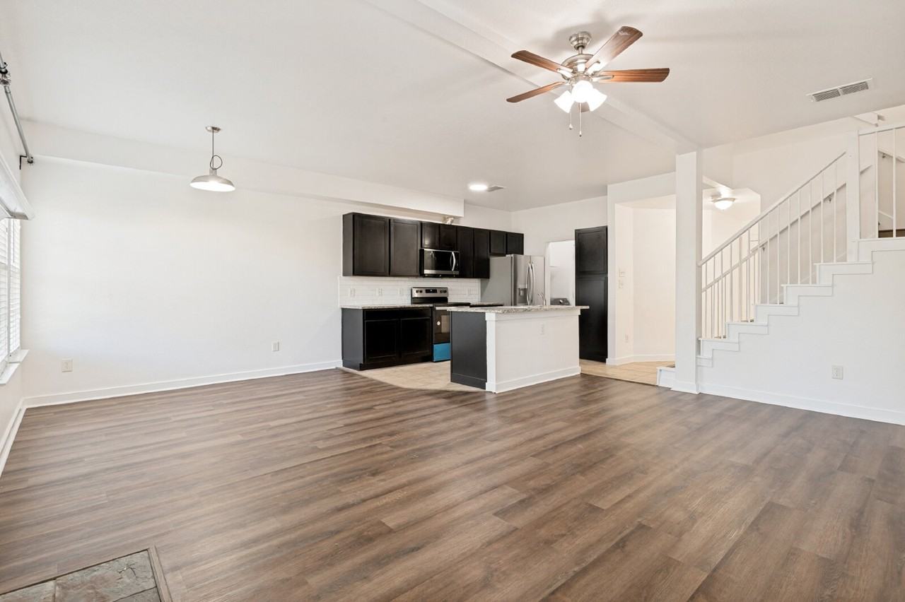 12503 Bay Ave - Photo 7 of 26