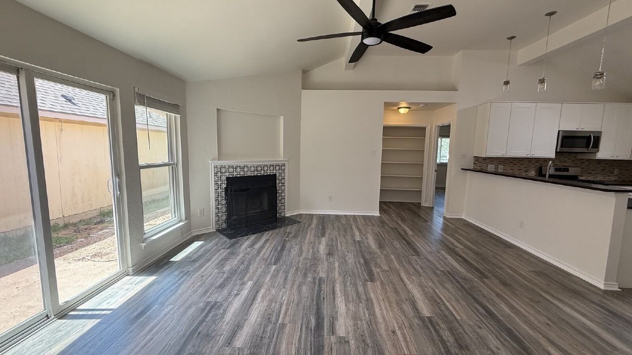 2111 Margalene Way - Photo 3 of 19