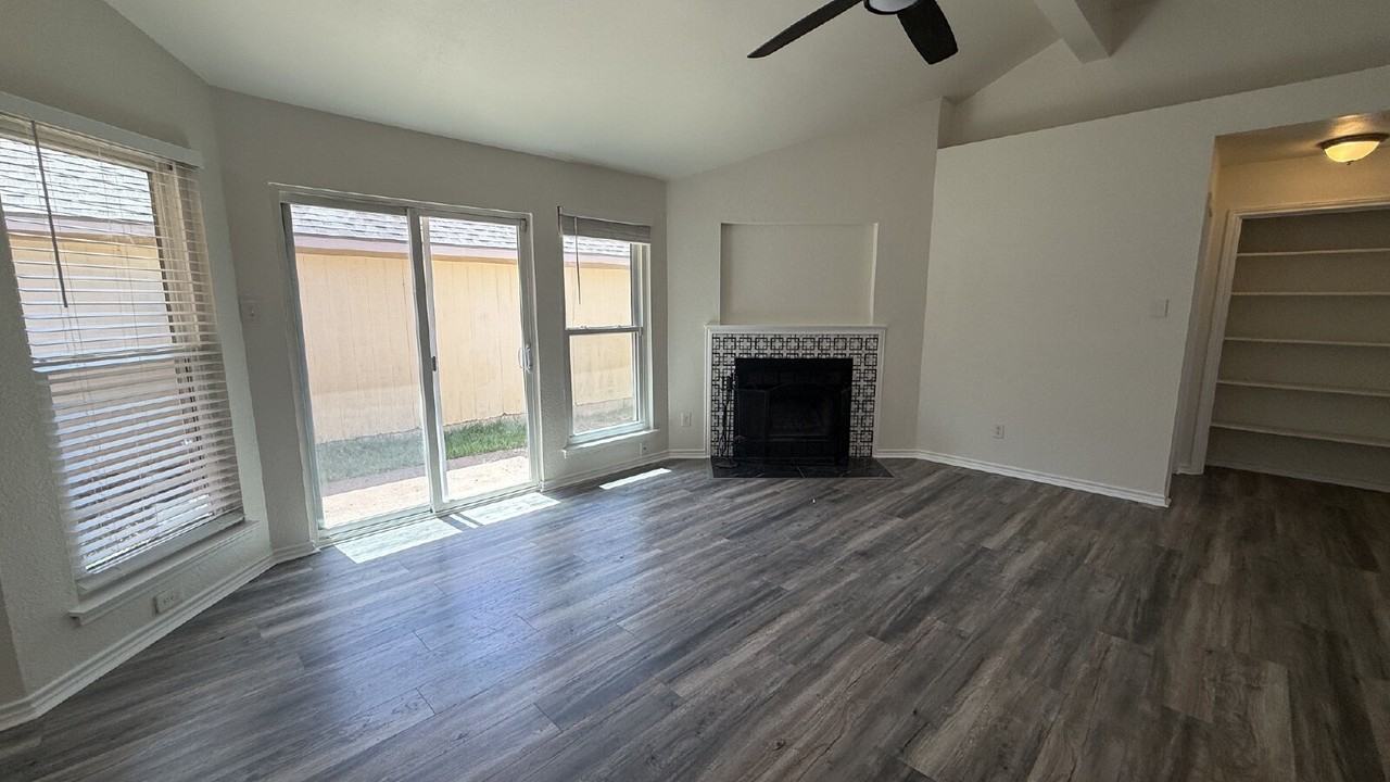 2111 Margalene Way - Photo 5 of 19