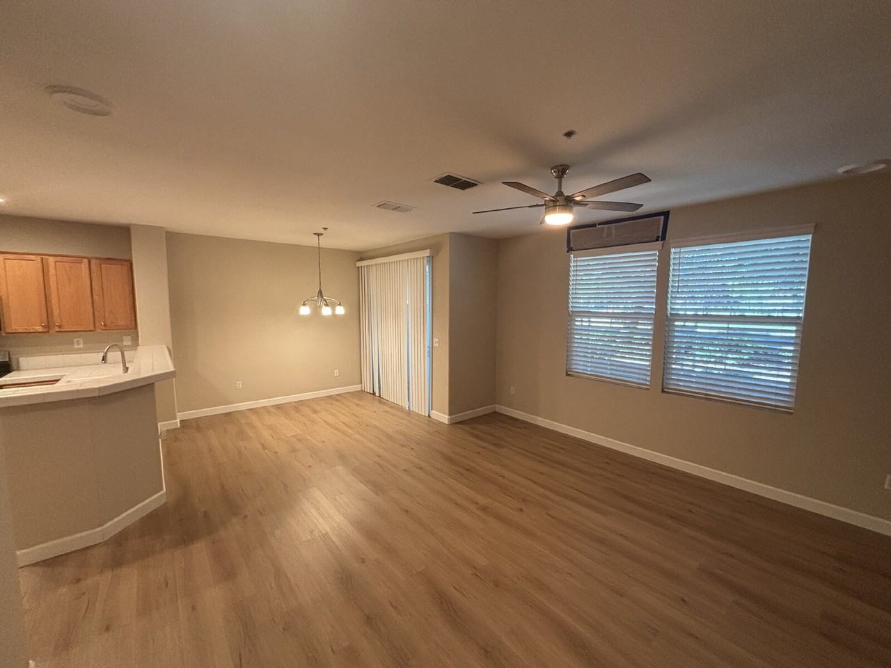108 Esplanade Cir - Photo 4 of 25