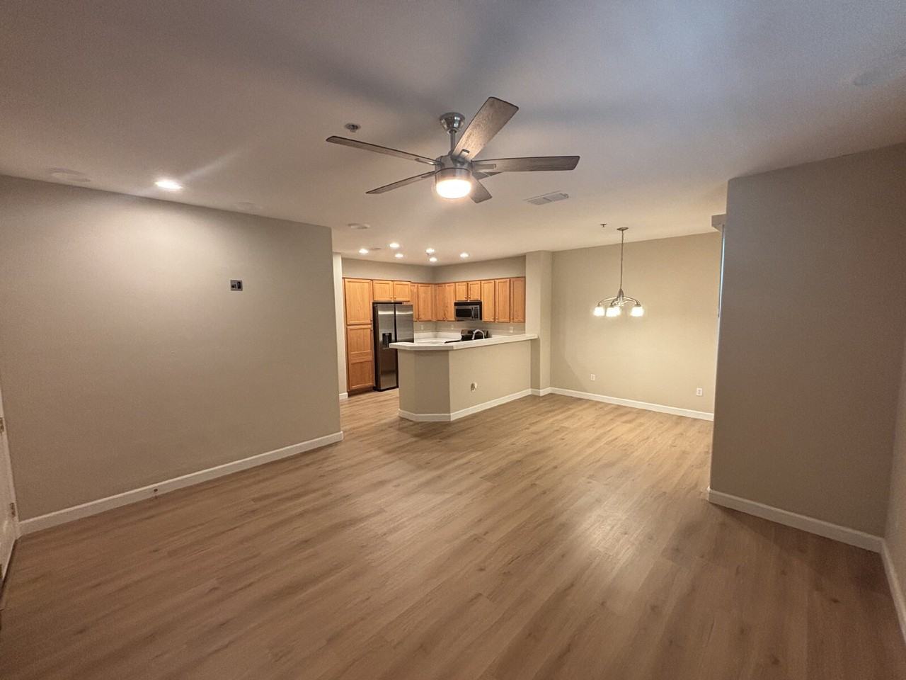 108 Esplanade Cir - Photo 5 of 25