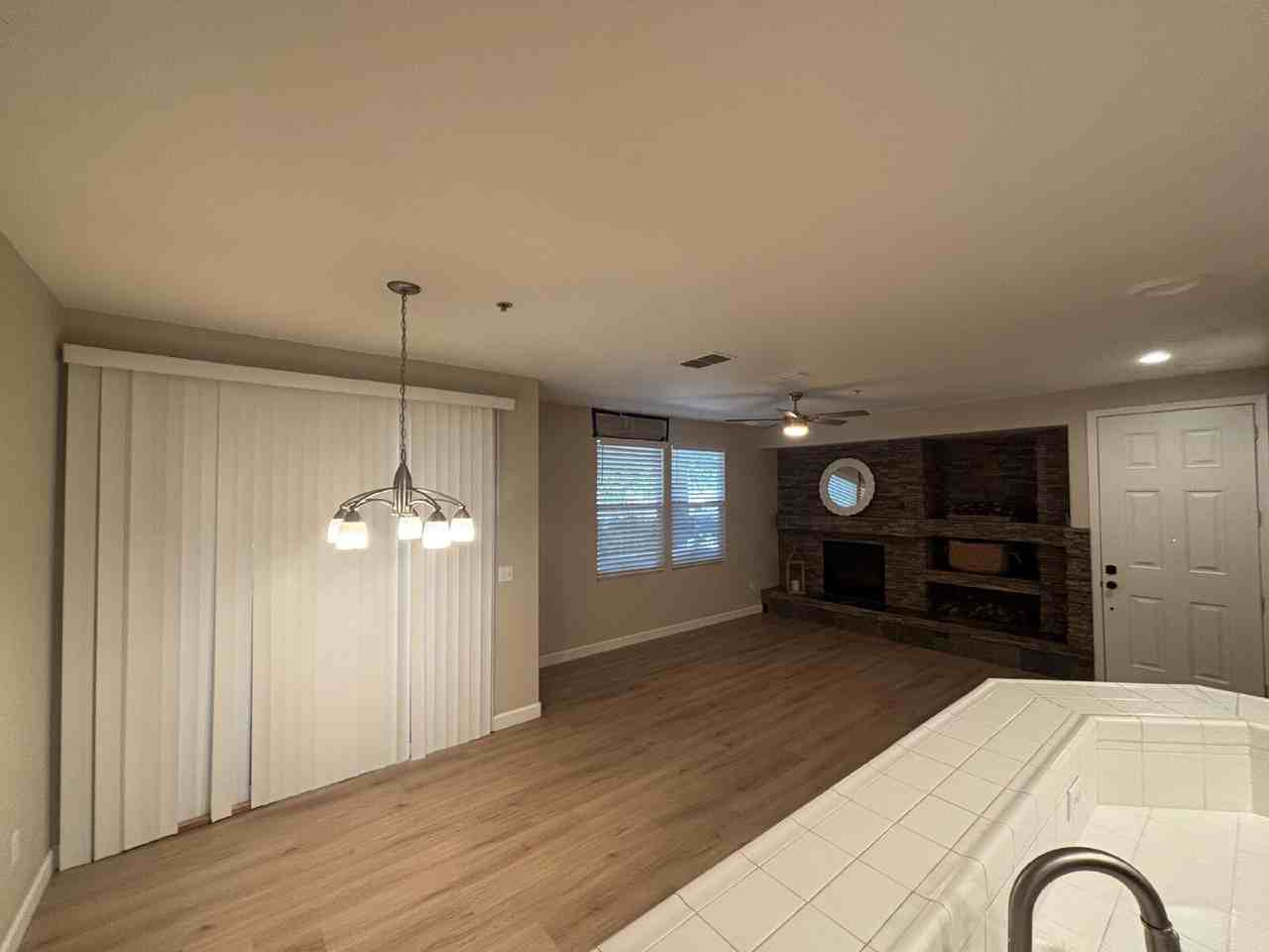 108 Esplanade Cir - Photo 7 of 25