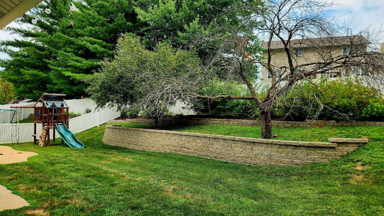 1146 Carrington Dr - Photo 2 of 37