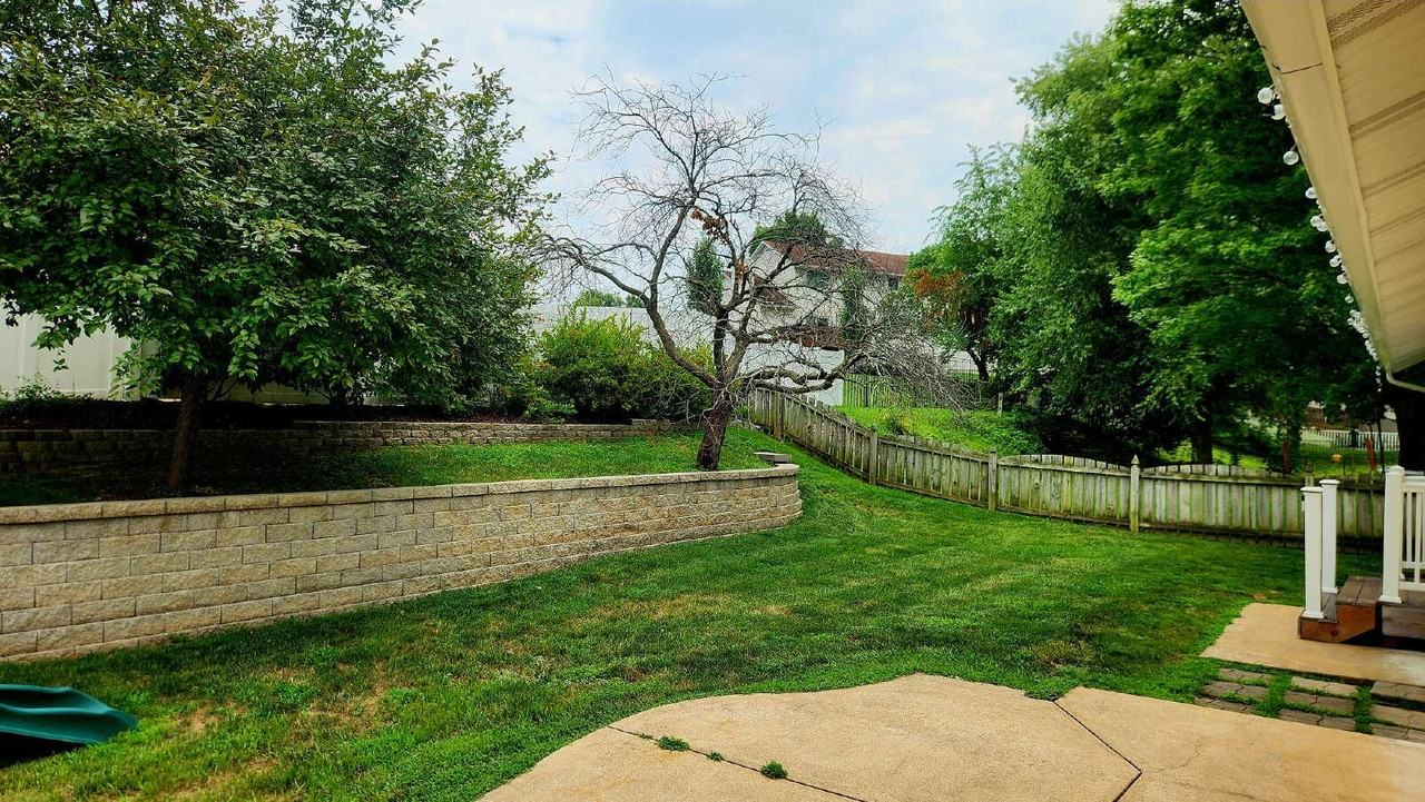 1146 Carrington Dr - Photo 3 of 37