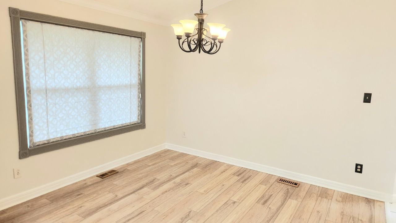 1146 Carrington Dr - Photo 7 of 37