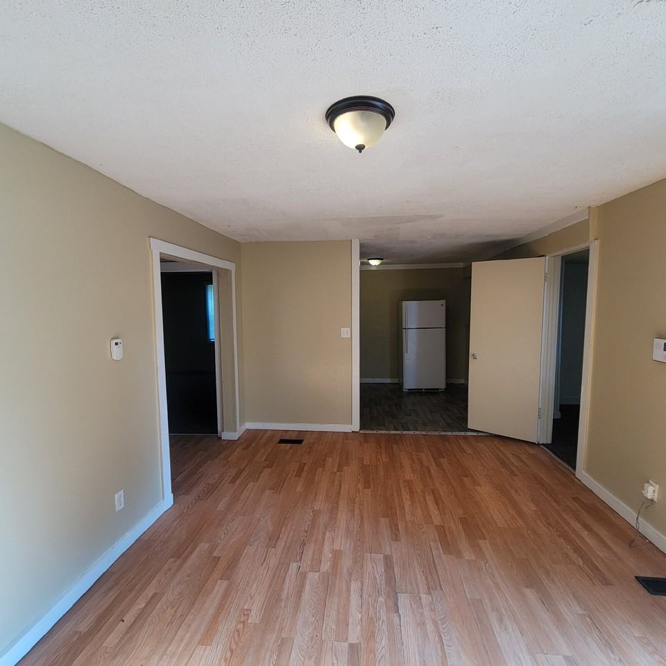 4130 W Vermont St - Photo 6 of 7
