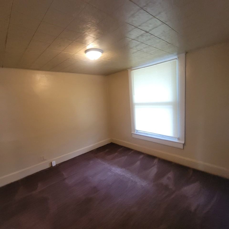 2014 Southeastern Ave - Photo 2 of 8
