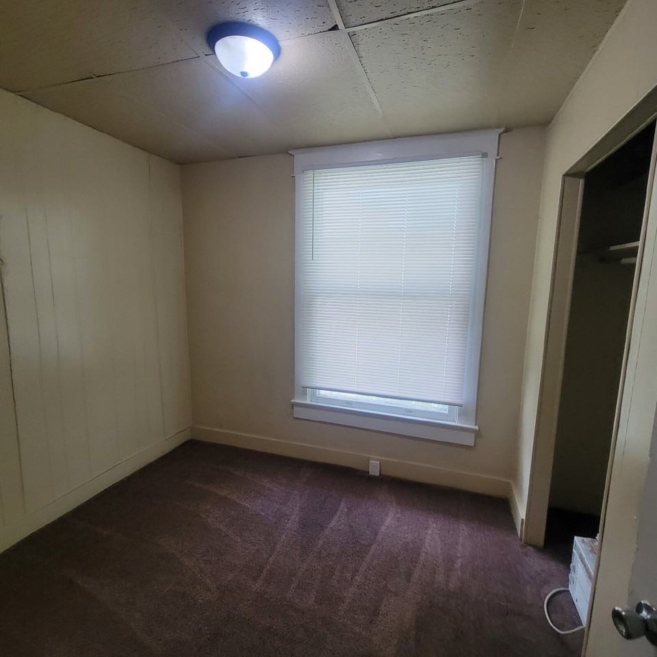 2014 Southeastern Ave - Photo 7 of 8