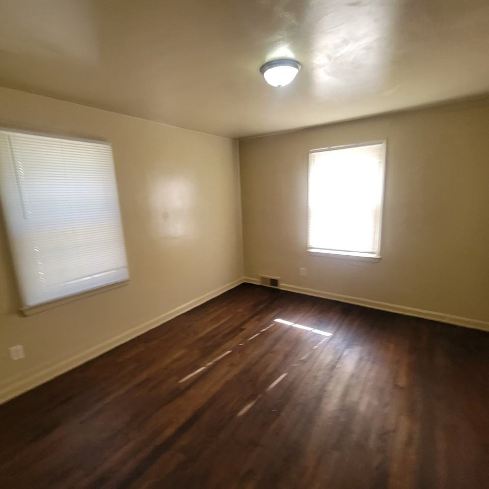 128 S Emerson Ave - Photo 3 of 6