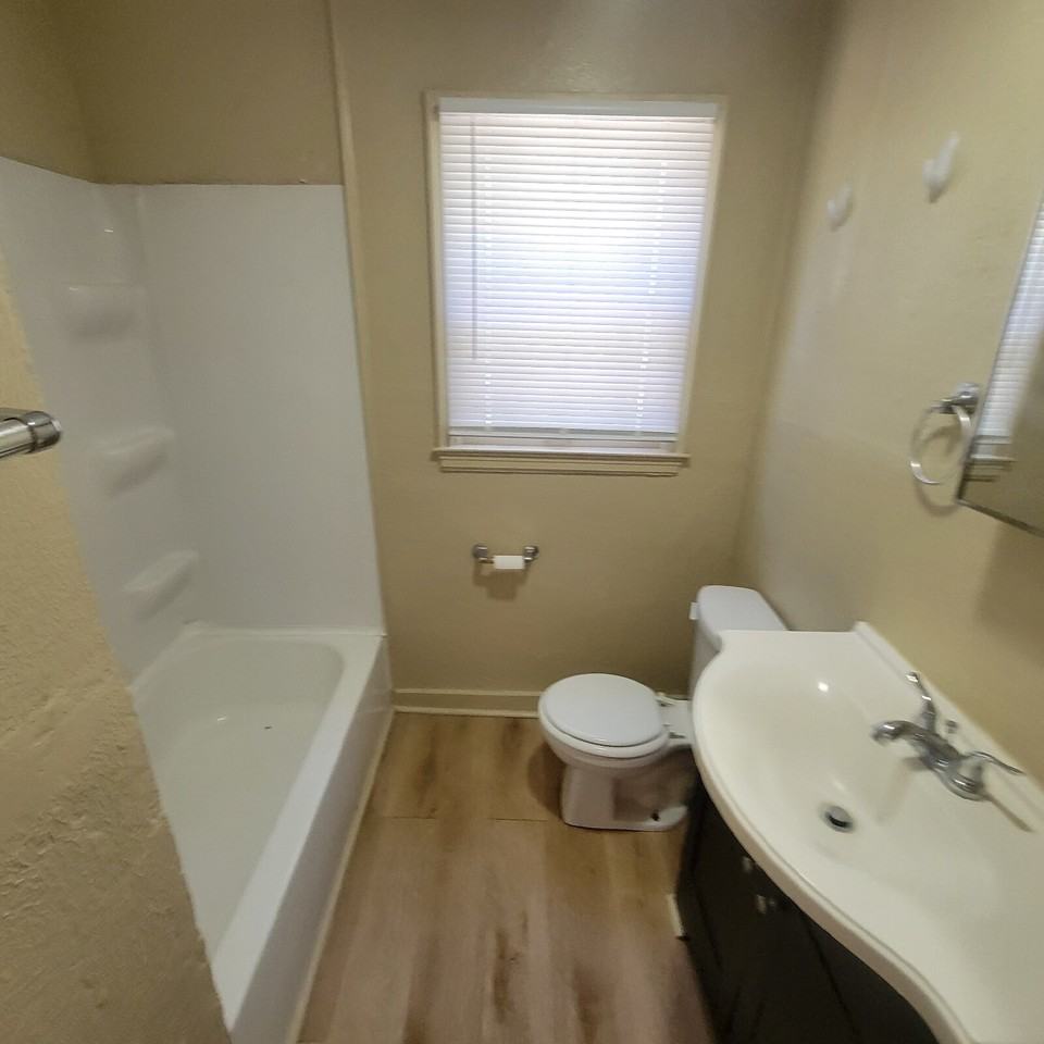 128 S Emerson Ave - Photo 5 of 6