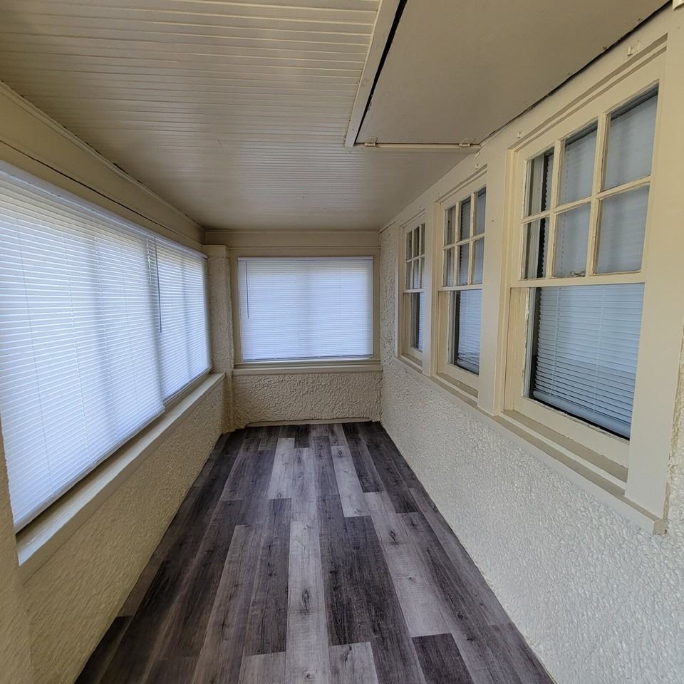 37 S Lynhurst Dr - Photo 3 of 8