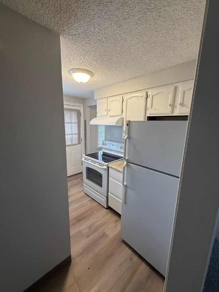 3101 S Fox St - Photo 5 of 10
