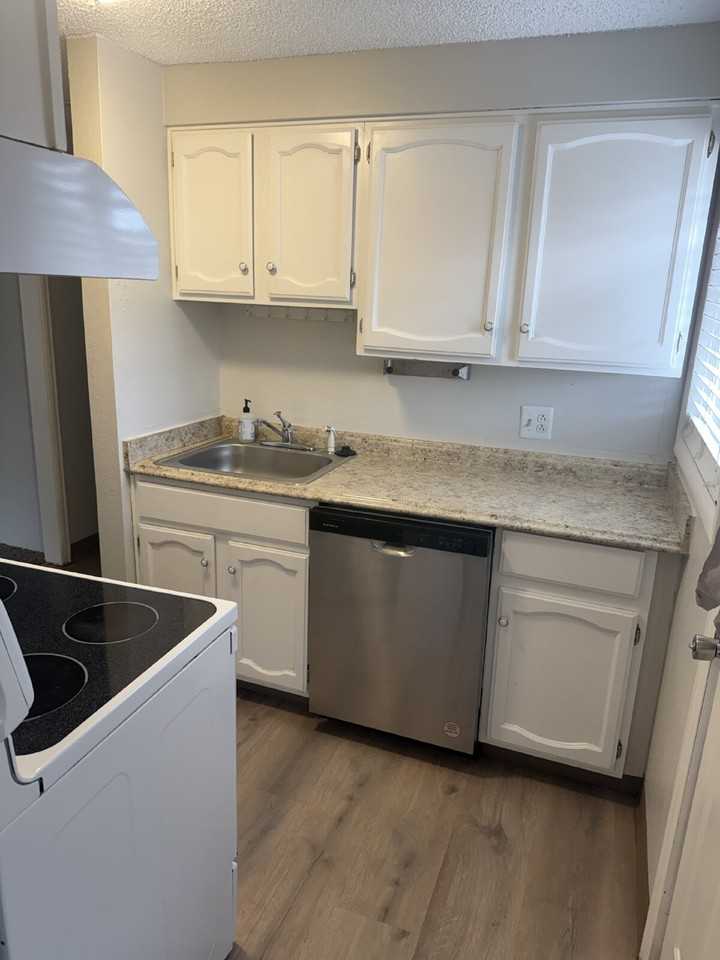 3101 S Fox St - Photo 6 of 10