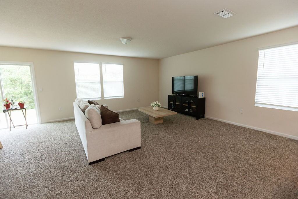 2170 Englewood Ct - Photo 5 of 15
