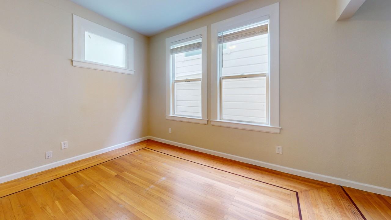 1547 Clay Street - Photo 5 of 8