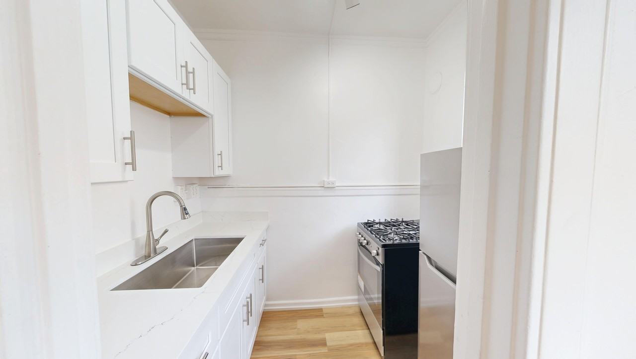 685 Geary Street - Photo 5 of 33