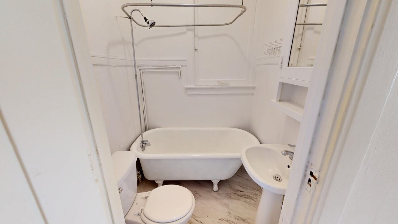 685 Geary Street - Photo 7 of 33