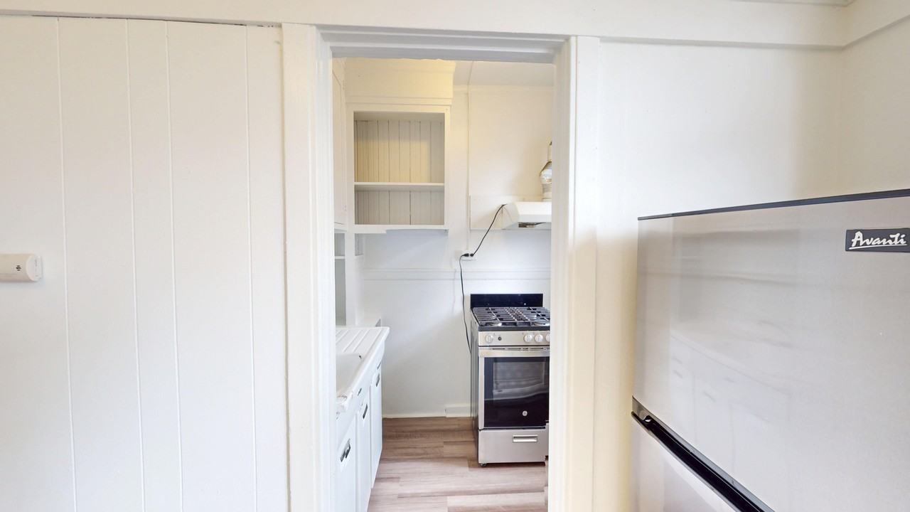 685 Geary Street - Photo 2 of 33