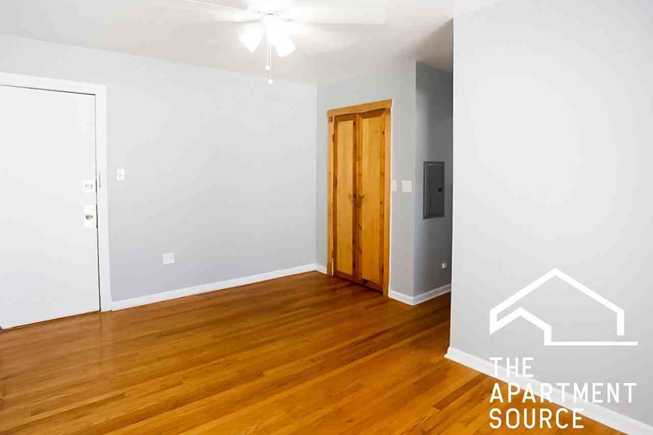 3263 W Wrightwood Ave #2Q - Photo 2 of 9