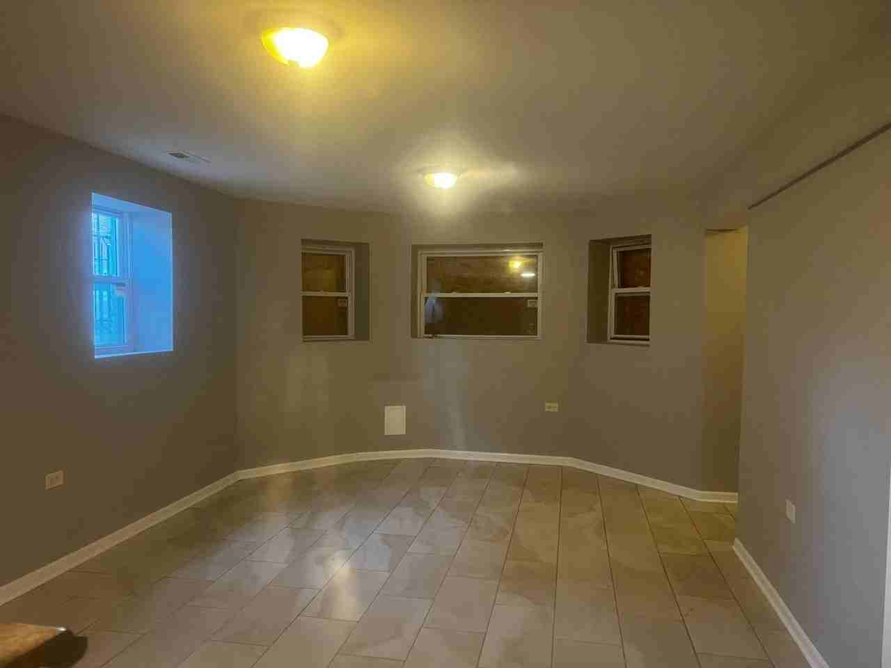 1315 S Komensky Ave #G - Photo 4 of 8