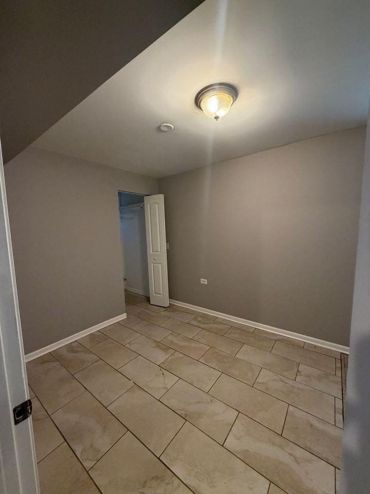 1315 S Komensky Ave #G - Photo 7 of 8