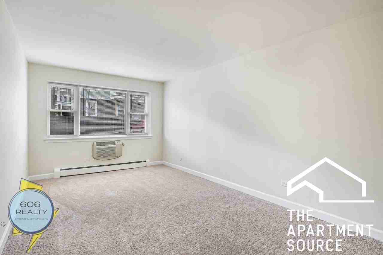 1039 College Ave #2E - Photo 6 of 28