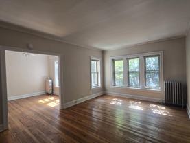 828 Reba Pl #1S - Photo 1 of 1