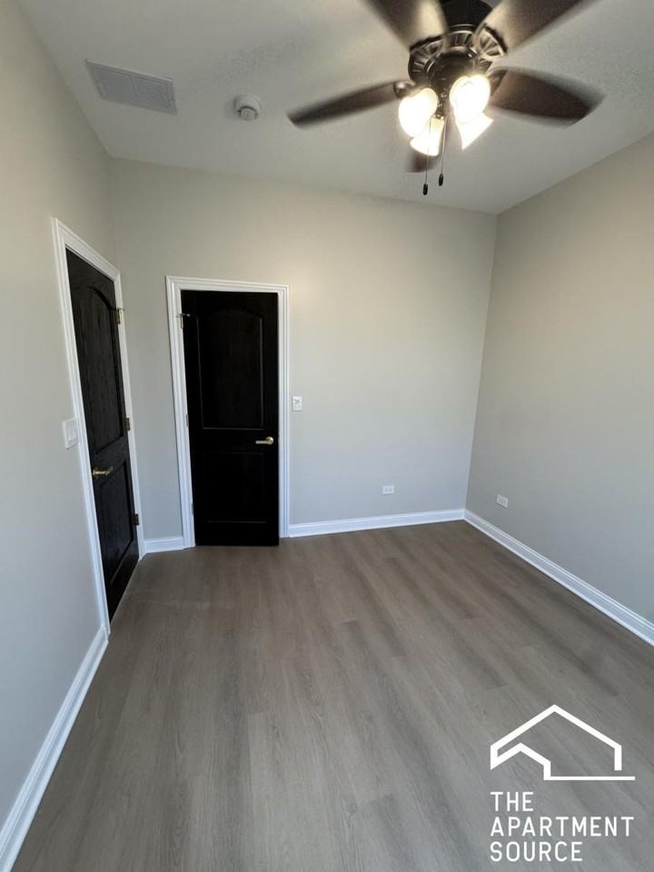 3602 W 26th St #2 - Photo 4 of 11