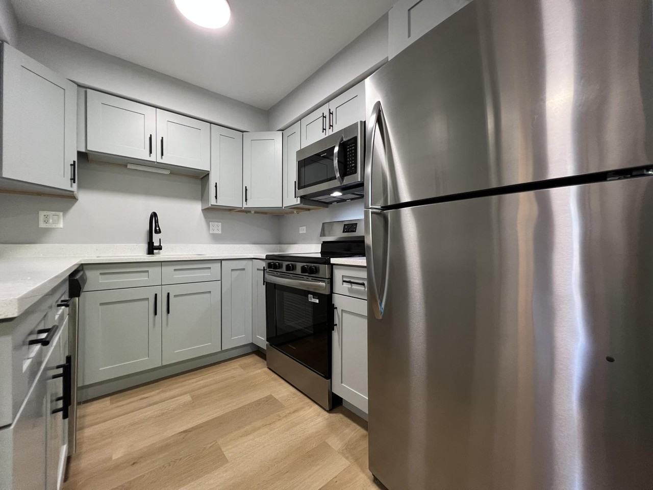 316 Marengo Ave #2C - Photo 3 of 14
